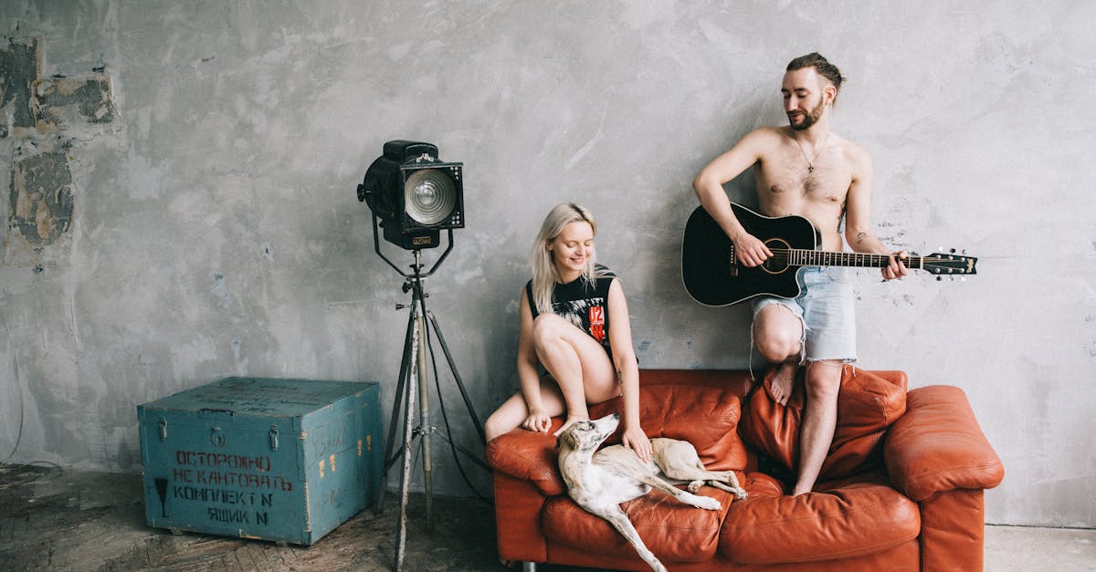 Thermoaktive Lehmmöbel mit Kapillarrohrmatten und PCM: Unsichtbar kühlen, sanft wärmen – natürlich wohnen