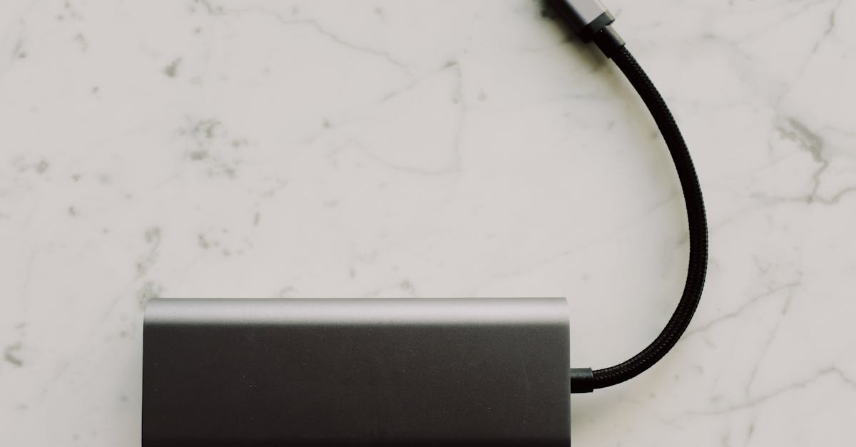 Unsichtbare 24‑V-Stromschienen in Sockelleisten: Modularer Strom für Licht, Sensoren und Möbel ohne Steckdosenchaos